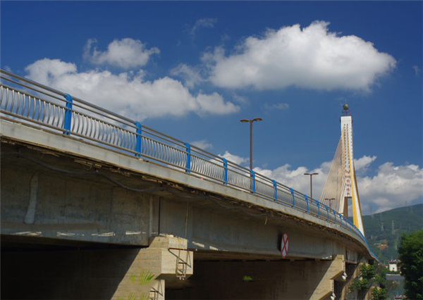 浦东304不锈钢桥梁护栏：安全、耐用与美观的完美结合